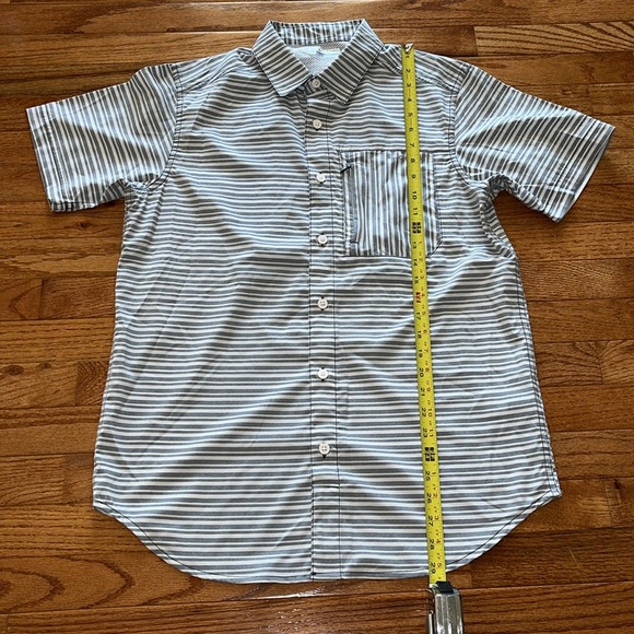 COLUMBIA SHORT SLEEVE BUTTON DOWN - Picture 2 of 6